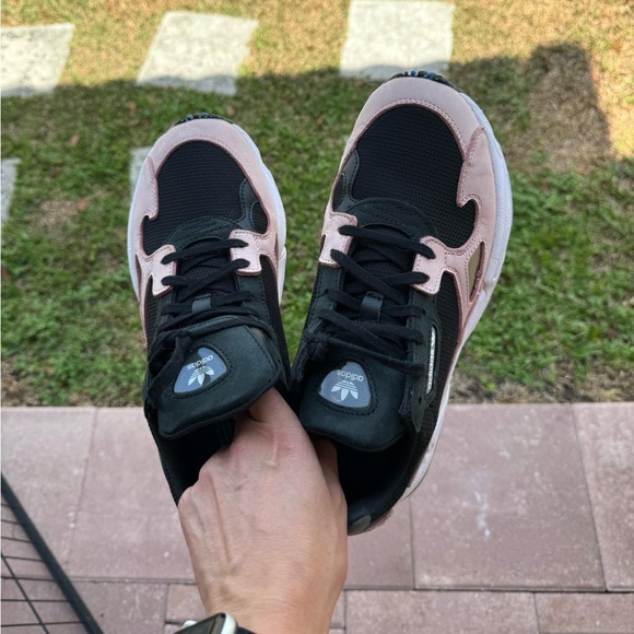 Adidas Falcon Sneakers Size 8.5 Women - Picture 2 of 4